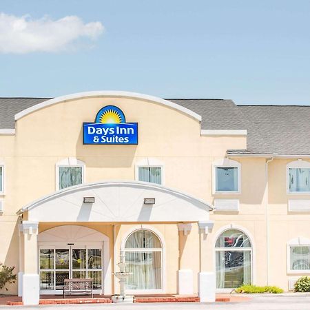 Days Inn & Suites By Wyndham Swainsboro Екстериор снимка