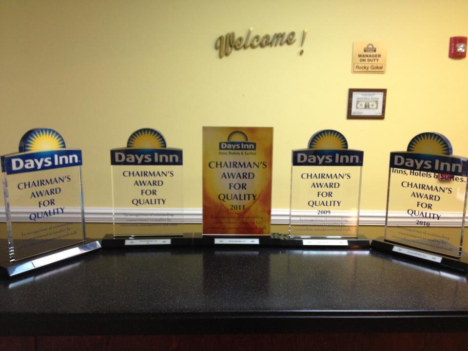 Days Inn & Suites By Wyndham Swainsboro Екстериор снимка